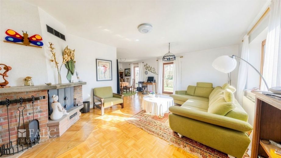Ruhe und Privatsphäre: Einfamilienhaus in ruhiger Seitenstraße! – Wohnzimmer