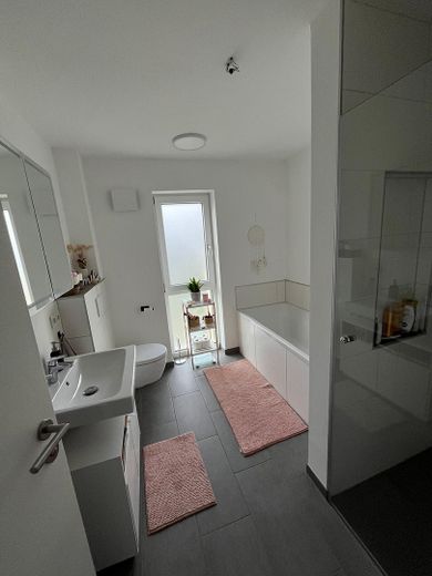 Bad mit Badewanne