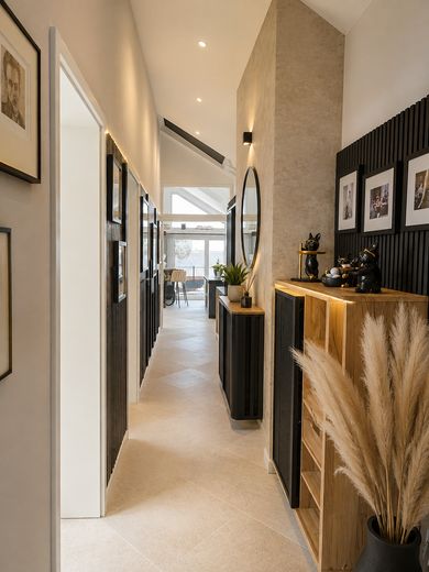 Architektur trifft Lebensqualität – Ihr exklusives Penthouse in Brunnthal/OT Faistenhaar – Flur