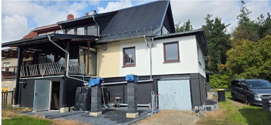Semi-detached house with ancillary buildings, already partially renovated – Photo 2