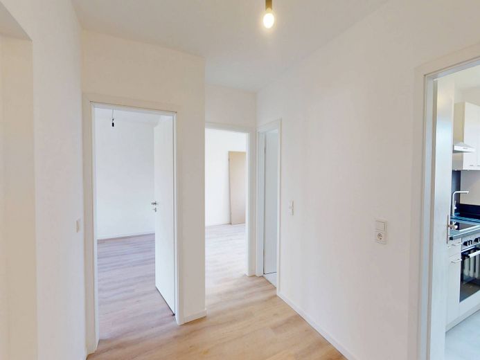 Ici, tout est parfait. | Appartement moderne à louer avec balcon et salle de bains neuve – Ansicht I: Flur