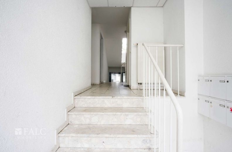 2-Zimmer-Wohnung - Toplage in Köln! – Treppenhaus
