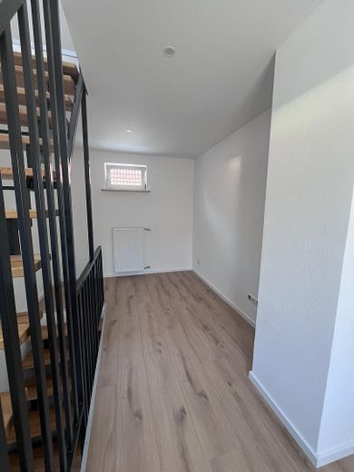Neu saniertes Reihenendhaus in Harhausen mit Gartenanteil – Flur OG