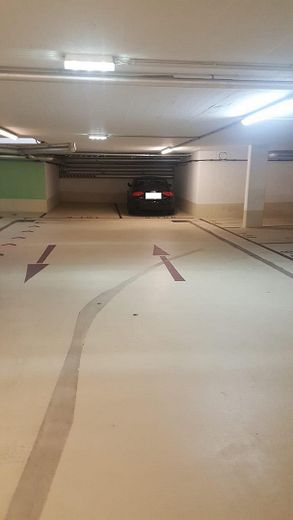 Schöne moderne helle 4 Zi. Wohnung nähe Rebstockbad ohne Provision – TG-Stellolatz