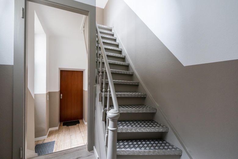 Мебльована 1-кімнатна квартира Aachen-Burtscheid, відремонтована | Furnished Apartment – Hausflur