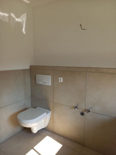 Lichtdurchflutete Zweizimmerwohnung – Bad
