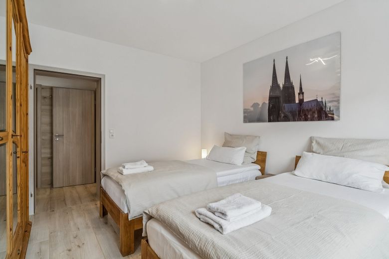 Villa Cologne - Investitionschance in zentraler Lage von 53340 Meckenheim bei Köln/Bonn – Fe-Wo 1 SZ 2