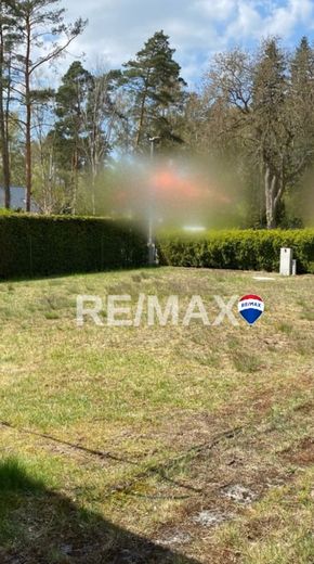 Eingezäuntes Baugrundstück in idyllischer Nebenstraße! – FA9F4544-2027-47C5-AE7B-F3A222C64A5E
