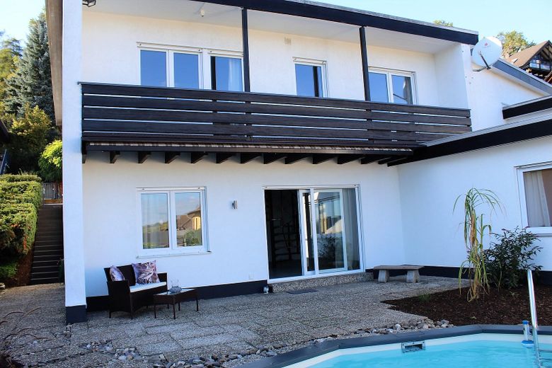 Ausgefallenes 2-Fam. Architektenhaus mit Pool,Energieausw. D, Runkel OT,provisionsfrei zu verkaufen – Haus 8 Gartenseite