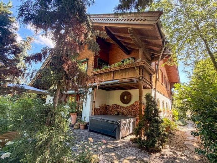 Natürlich wohnen. Nachhaltig leben. Ein Haus mit Charakter. – Foto 1