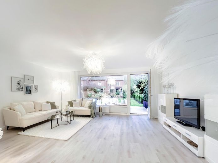 ... mit Blick in den Garten