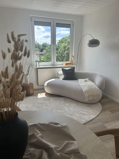 Perfekt für junge Leute, zentral gelegen, Gartenmitnutzung- 2 Zimmer Wohnung – Foto 4