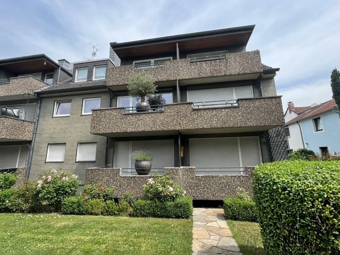 Wohntraum in Hilden! Modernisierte 3 Zimmer EG Wohnung mit Balkon, Gartennutzung und Stellplatz – Garten