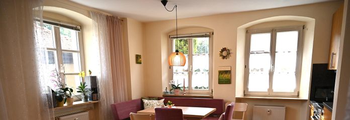 Apartamento de 1 habitación entre Altenburg y la catedral de Bamberg (disponible para entrar a vivir) – Wohn-Essbereich