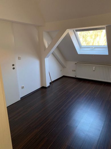 Lichtdurchflutete 3 Zimmer Dachgeschosswohnung – Foto 9