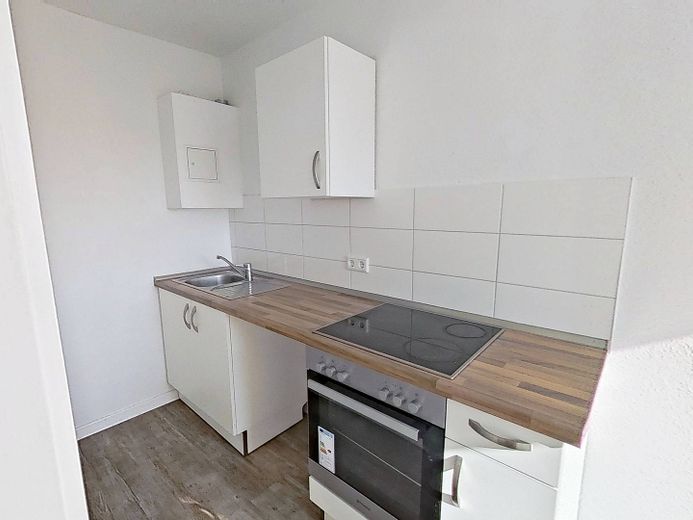 Komfort für Singles: Modernes 1-Zimmer-Apartment mit EBK und BALKON – Ansicht II: Küche