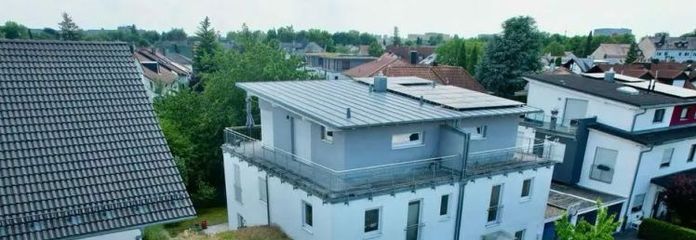 DOPPELHAUSHÄLFTE MIT 2 WOHNEINHEITEN IN MÜNCHEN / MOOSACH