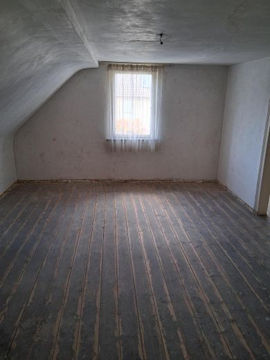 Großes Grundstück mit Altbau in sehr guter Lage in Unterdürrbach, provisionsfrei, von Privat! – Schlafzimmer 1