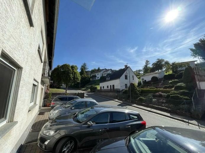 Wittlich-Gladbach -- 4 Zimmer DG-Wohnung (ca. 96 m²) zur grosszügigen Entfaltung -- – 4 Umland
