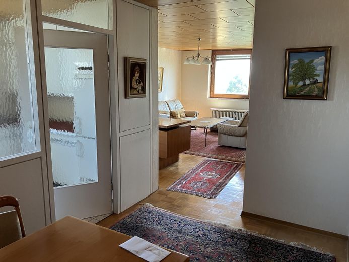 Von Essplatz Richtung WohnZi.