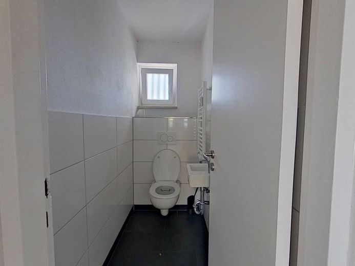 ** Moderne 4-kamer-begane-grondwoning met terras&daglichtbad in Roding ** – Gäste-WC