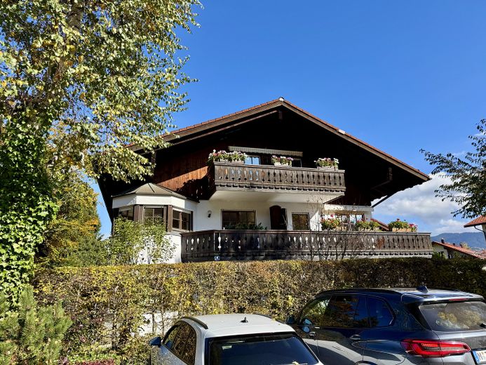 Frisch renovierte stilvolle, helle Wohnung – Photo 1