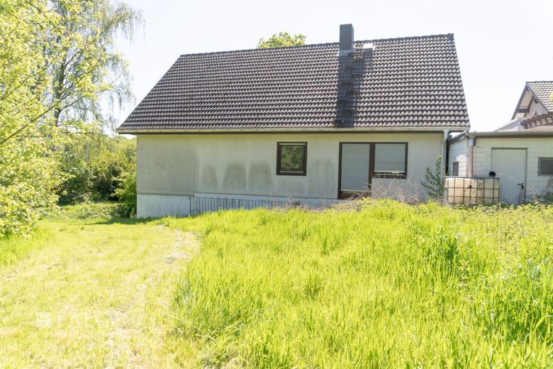 Einfamilienhaus in gehobener Lage auf 1008 m² – Außenansicht