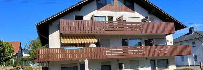 Ruhige 3 ZKB Balkon Wohnung in Pottum am Wiesensee – Hausansicht