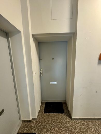 Appartement 1 pièce disponible immédiatement, de particulier à particulier, à Kreuzberg – près de Bergmannstraße & Viktoriapark – Wohnungstür