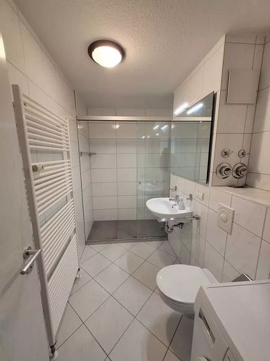 Helle 2-Zimmer-Wohlfühloase mit Balkon in KA-Hagsfeld – Foto 2