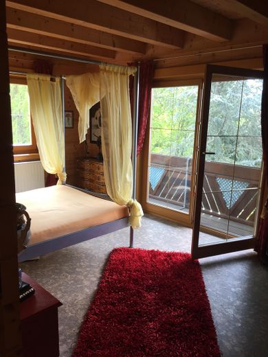 Am Waldrand gelegenes Einfamilienhaus mit ELW und parkähnlichem Garten – Obergeschoß Schlafzimmer