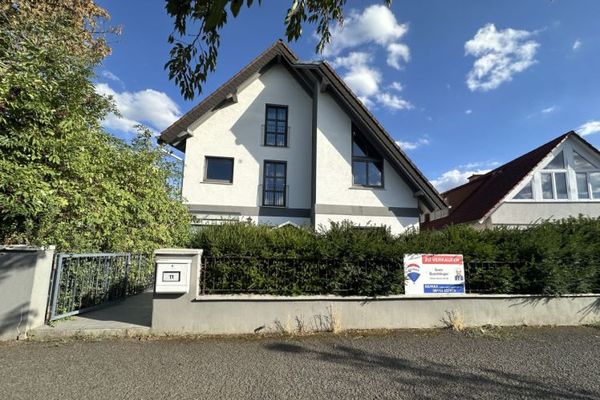 2-FH *WEG geteilt*obere Whg. vermietet, untere Whg. freigestellt, mögliche Jahresnettomiete € 36.000