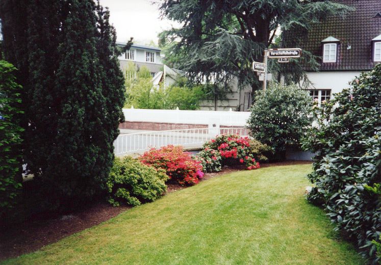Representative villa on park-like grounds in Düsseldorf-Urdenbach – Garten