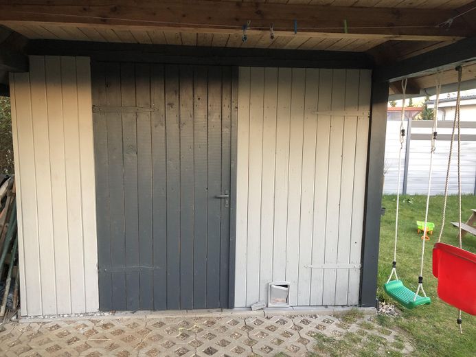 Schuppen mit Überdachung