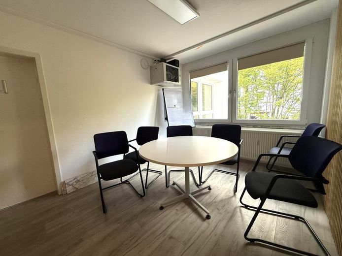 Attraktives Büro auf der Einkaufsstraße in Brühl – Bild3