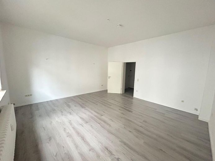 Erstbezug nach Renovierung - Apartment mit eigenem Garten und Garage in ruhiger Lage – Schlaf-/Wohnraum