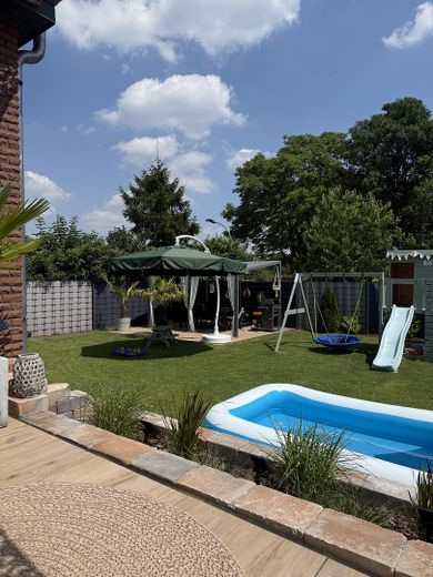 Modernisiertes Reihenendhaus in unverbaubarer Feldrandlage – provisionsfrei – Untere Terrasse und Garten