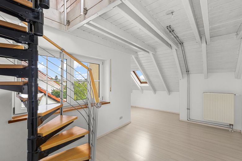 Stilvolle 4-Raum-Maisonette-Wohnung mit gehobener Innenausstattung – Foto 2
