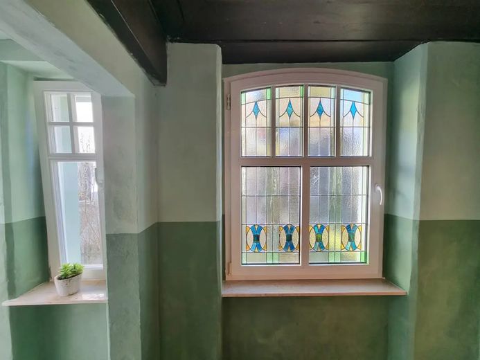 Private sale: Historic villa with 9 rooms and a garden – Flur
