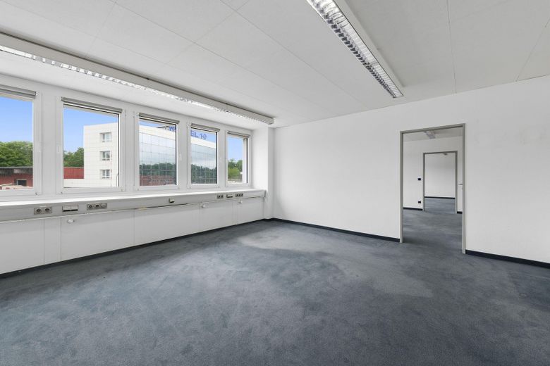 Büroetage im 1.OG in Neuss – Büro
