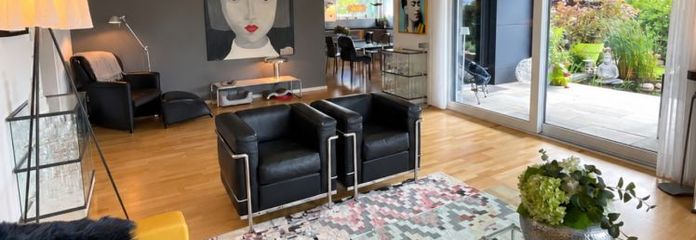 Abitare con vista: esclusiva casa unifamiliare con dotazioni di pregio, terrazza sul tetto e interessante investimento di capitale