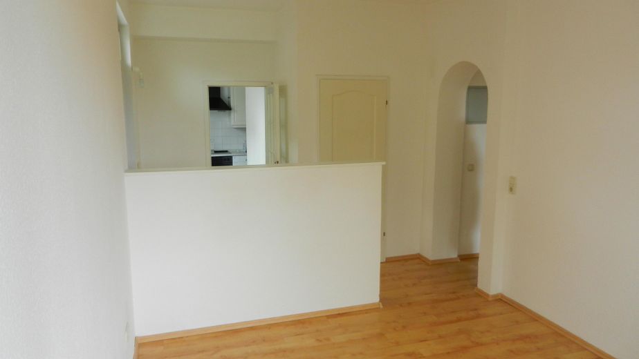 Wohnzimmer (links Eingang)