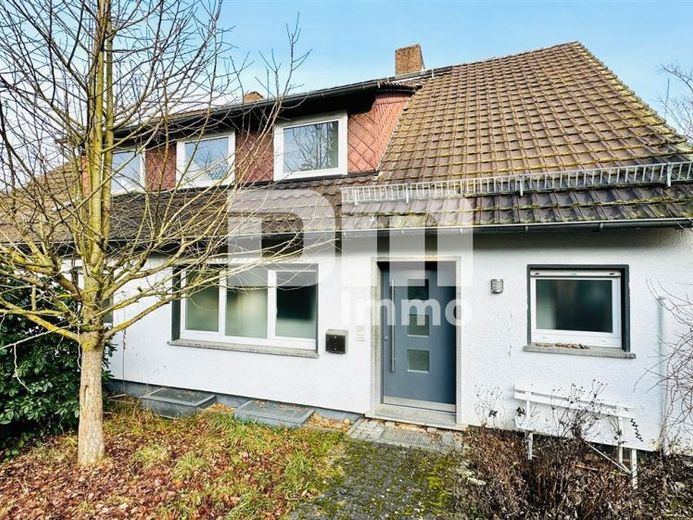 Teilsaniertes Ein- bis Zweifamilienhaus mit zusätzlichen Wohnraum – Foto 1