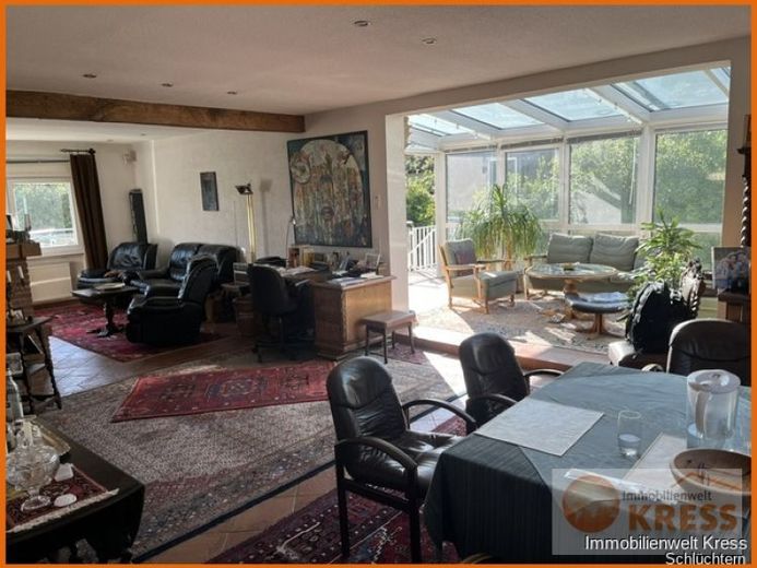 Spacious feel-good home: Generous rooms with fireplace, bright conservatory and sunny terrace! – Photo 1