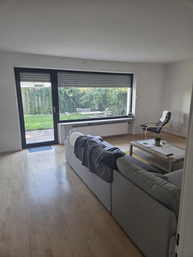 624m² Grundstück * ruhige zweite Reihe * Südgarten * 5 Zimmer * provisionsfrei – Wohnzimmer