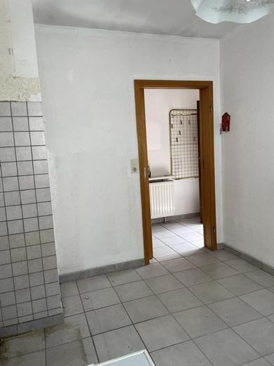 Casa unifamiliare in prefabbricato con 2 appartamenti accessori – Wohnung EG Küche