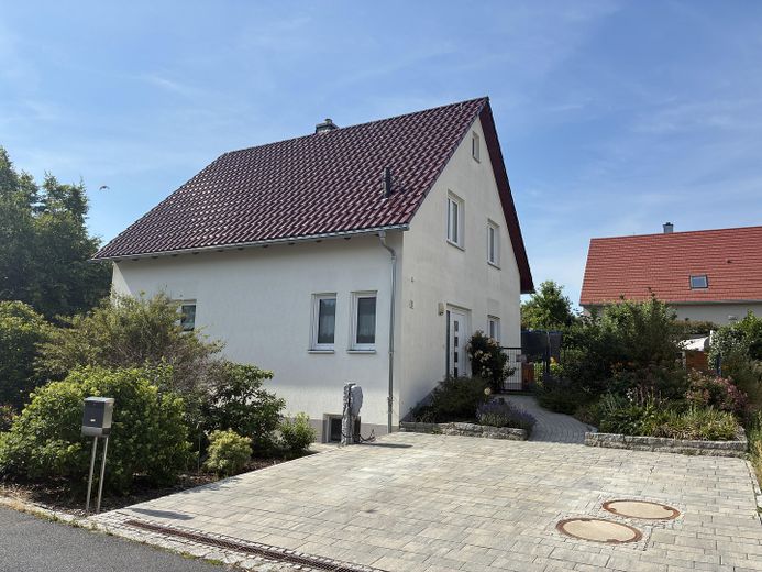Modernes Einfamilienhaus mit Pool und Keller mit separatem Zugang – फोटो 2