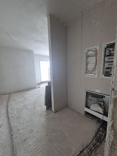 Wohnung im Bau, stadtnah im Hafenquartier Graf Bismark mit Balkon am Yachthafen/Kanal für 2 Personen – Neubauwohnung 27 Eingang