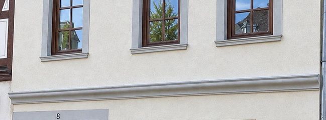 Zadbany dom dwurodzinny w Bingen-Stadt z wewnętrznym dziedzińcem i garażem