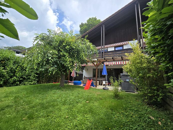 RISERVATA - Bifamiliare ristrutturata e accogliente per tutta la famiglia in una buona posizione – fino a 5 locali – Garten